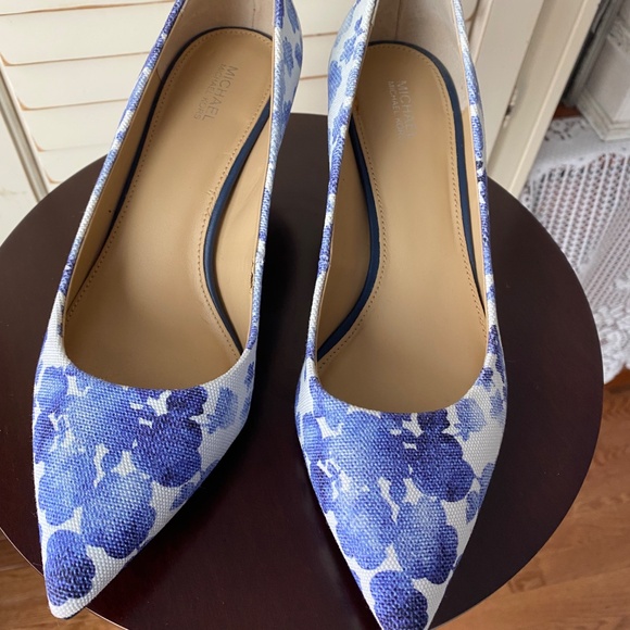 MICHAEL Michael Kors Flex Kitten Heel Pump NWOT - Picture 4 of 10